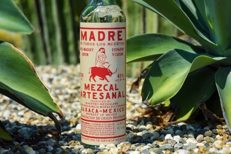 Beneficios de tomar mezcal con moderación