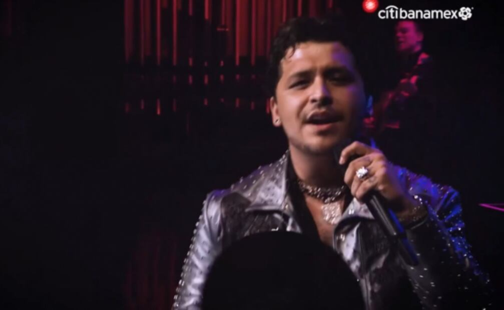 Christian Nodal muestra su apoyo a Colombia en concierto online