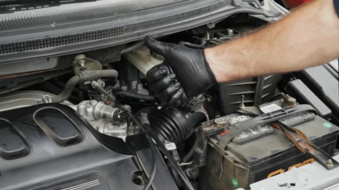 Cómo cuidar el líquido de la transmisión del vehículo