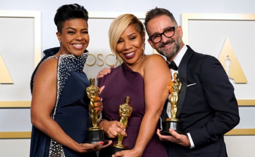 Chloé Zhao hace historia con "Nomadland" en los premios Oscar 2021