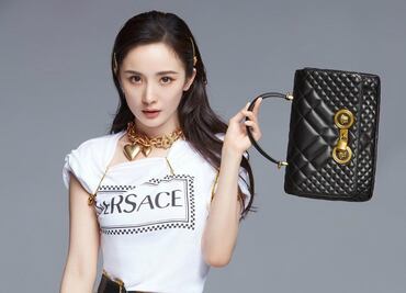 El error garrafal que obligó a Versace a disculparse ante China