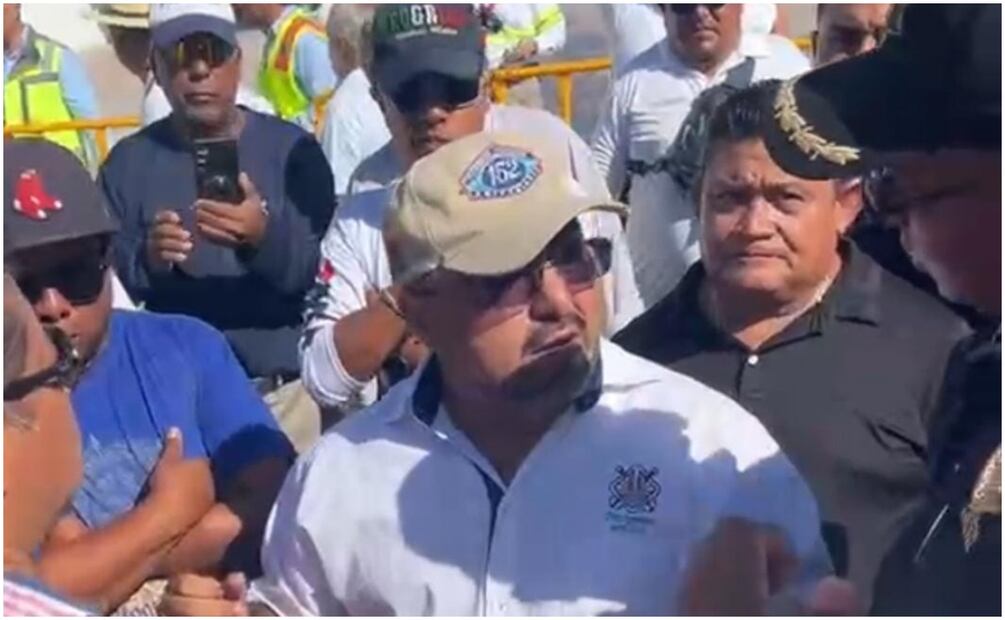 Este 24 de octubre, vecinos bloquean acceso al muelle fiscal en Progreso, Yucatán en protesta por los daños ocasionados por construcción del viaducto. Foto: Especial