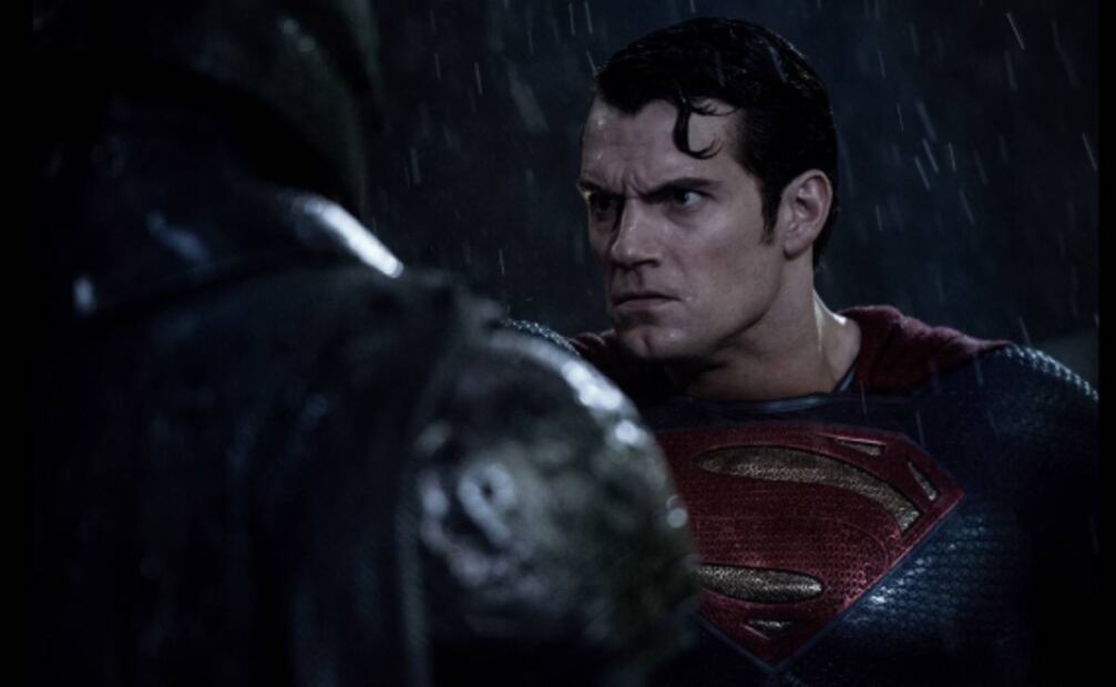 Aseguran que el futuro de Henry Cavill como Superman pende de un hilo