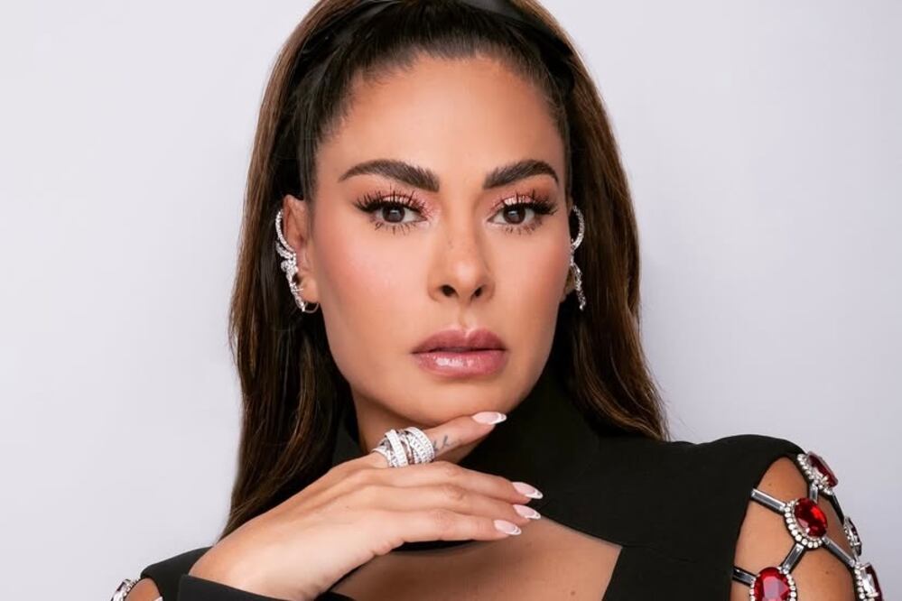 Galilea Montijo impone moda con su vestido cut out. Foto: Instagram @galileamontijo