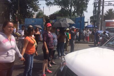 Bloquean Eje 5 Sur por reapertura de pozo en Iztapalapa