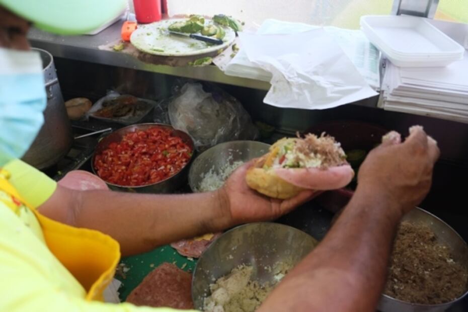 La torta de la barda tiene de todo, pruébala cuando vayas a Tampico