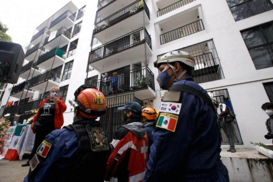 Damnificados de Multifamiliar Tlalpan recuerdan a fallecidos en sismo de 2017