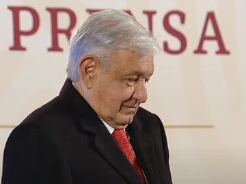AMLO causa momento tenso en la mañanera con dos reporteras… y se lanza otra vez contra Loret de Mola