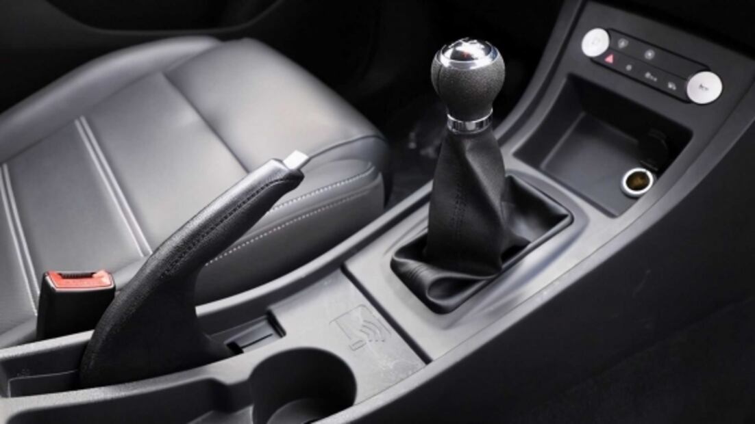 BYD lanza el primer auto eléctrico con transmisión manual 