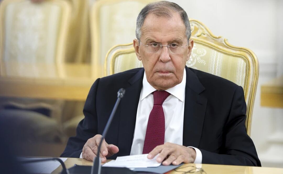 El ministro ruso de relaciones exteriores de Rusia Serguéi Lavrov en una reunión con el ministro de exteriores chino Wang Yi en Moscú el 18 de septiembre de 2023. Foto: AP