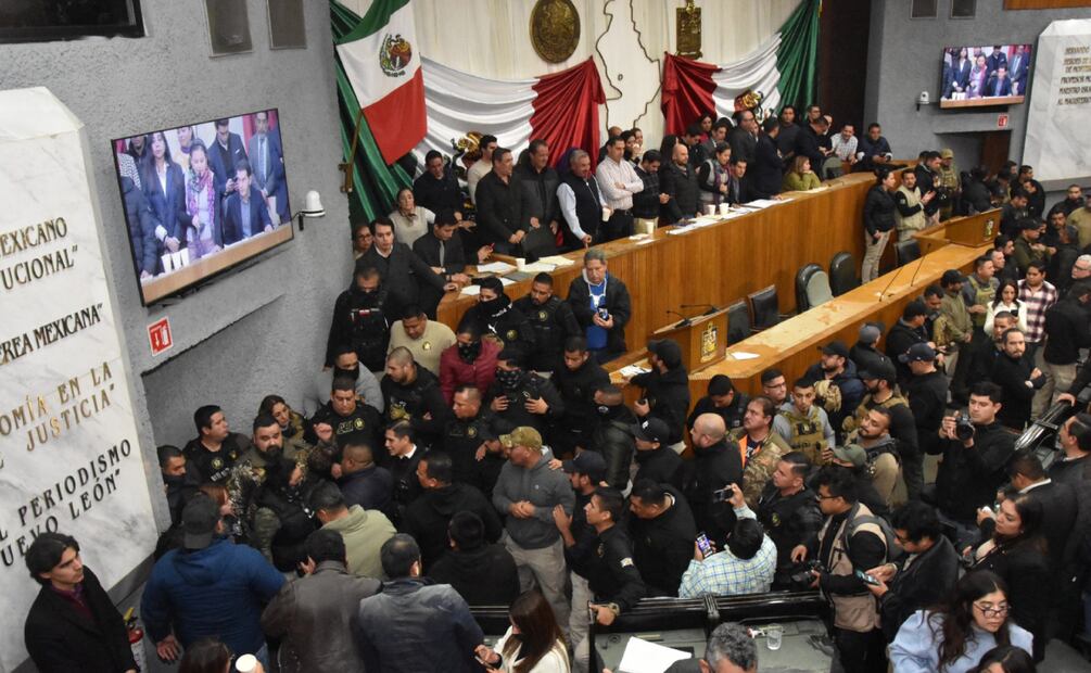 TRIFULCA EN EL CONGRESO DEL ESTADO DE NUEVO LEÓN POR LA DESIGNACIÓN DEL GOBERNADOR INTERINO FOTO: EMILIO VASQUEZ/EL UNIVERSAL