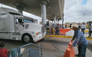 Poductores advierten "acciones drásticas" tras llamado de Segob al diálogo; mantienen mega paro