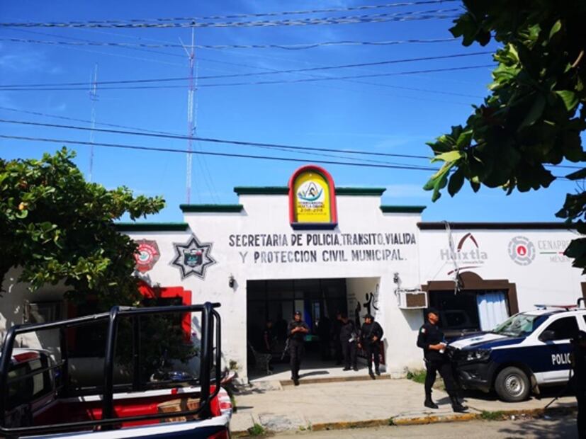 Detienen a director de Seguridad Pública, a Comandante y a 100 policías en Chiapas