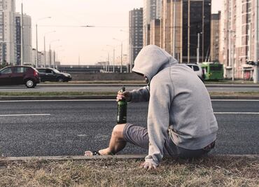 El alcohol es más letal para el corazón de los pobres