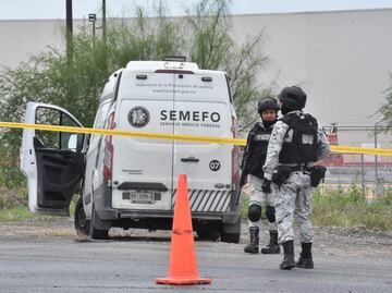 Abandonan restos humanos en 8 bolsas negras de plástico en Juárez, Nuevo León