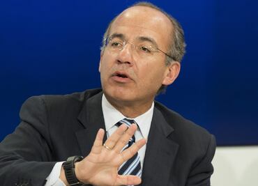 Calderón asegura que construcción de barda en refinería fue decisión de Peña; en Dos Bocas “AMLO sólo dejó los fierros”, acusa