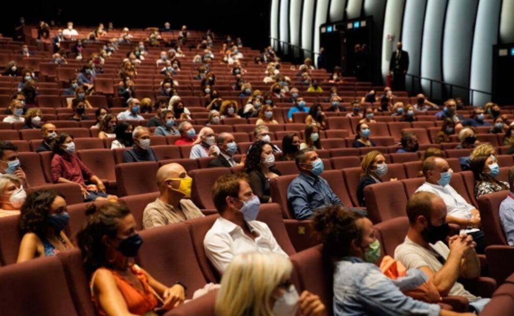 Cate Blanchett llama a arriesgarse a la "monocultura del streaming"