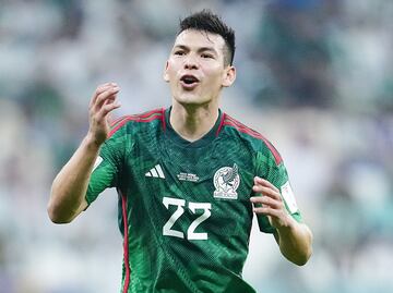 Napoli quiere deshacerse del Chucky Lozano