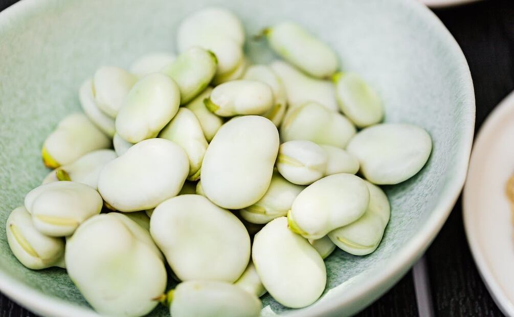 Alimentos económicos para la cuesta de enero. Habas. Foto: Karolina Grabowska / Pexels