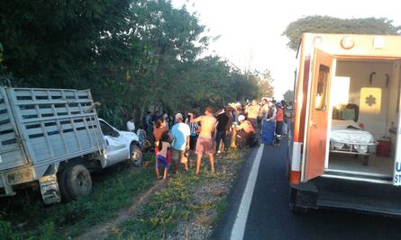 Accidente carretero deja un muerto y 10 heridos en Oaxaca