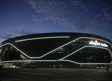 Raiders jugará sin afición en su nuevo y millonario estadio
