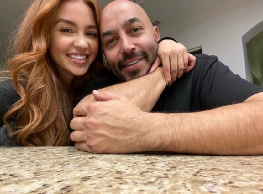 Lupillo Rivera le pidió matrimonio a su novia en el funeral de su padre 