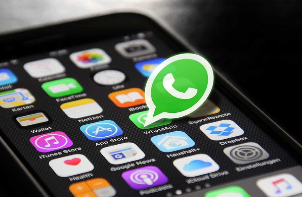 Puedes poner tus mensajes al revés desde una app / Foto: Pixabay