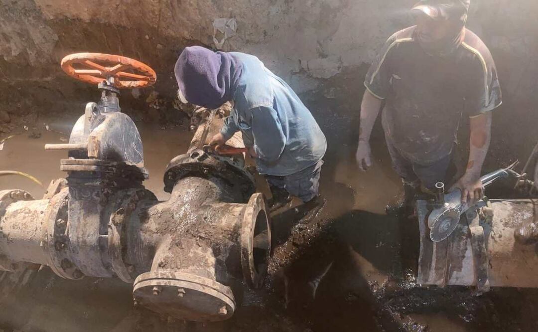 Adolfo Cerqueda precisó que para que el personal del organismo estatal realizará la sustitución de tuberías se tuvo que suspender la actividad de los pozos municipales durante 24 horas. Foto: Especial