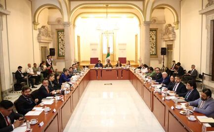 Rumbo al Mundial 2026, se reúnen representantes de México, EU y Canadá; “juntos hacemos el mejor equipo”