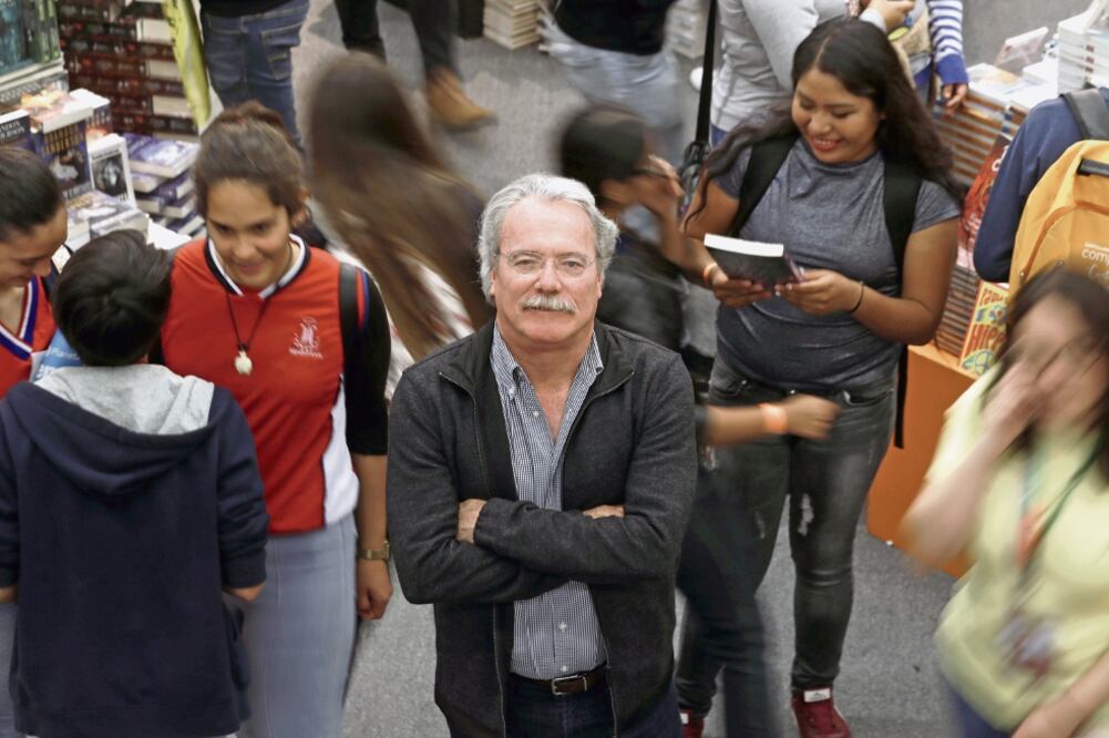 El narrador Alberto Barrera Tyszka publica su libro Mujeres que matan; sobre él, dice, “ me interesa el contraste del poder y la presunta vulnerabilidad de lo femenino”. (ALEJANDRA LEYVA. EL UNIVERSAL )