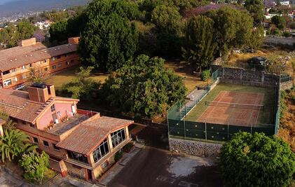 Obispo debe transparentar gasto por cancha de tenis: legisladores