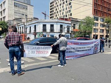 Con bloqueo, taxis de apps piden trabajar  en el AICM