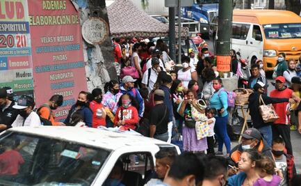 Bloquean la Calzada Ignacio Zaragoza; exigen apertura de balneario Elba en pandemia