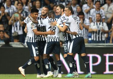 Monterrey viene de atrás y derrota a Querétaro