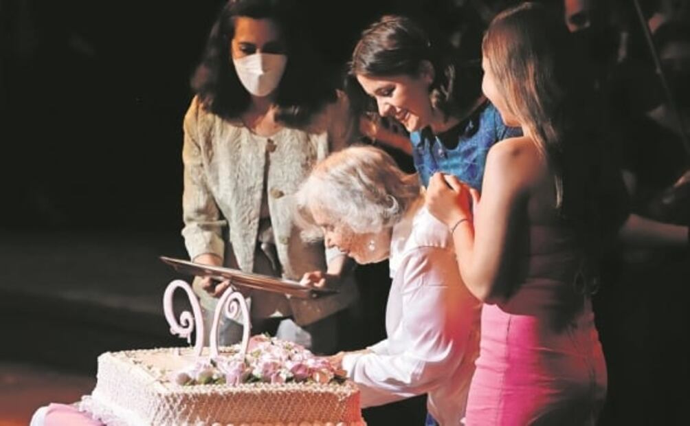 Elena Poniatowska: "Espero que mi gobierno proteja a las mujeres"