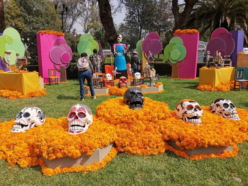 La Feria de las Calacas es una oportunidad de celebrar la vida y honrar a nuestros difuntos. Foto: Facebook Alas y Raíces MX