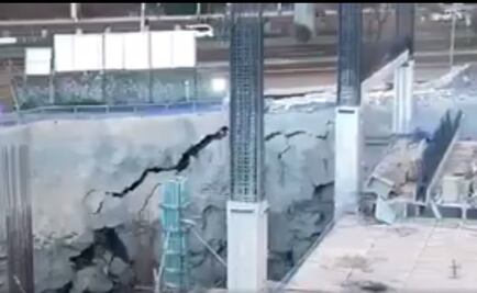 Video. Se derrumba banqueta por obra en Periférico Sur