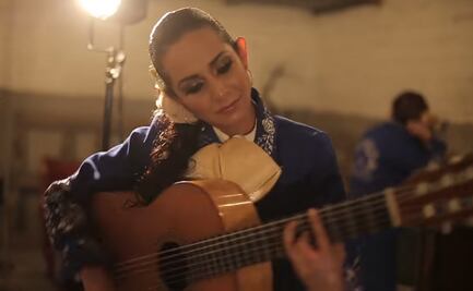 Las canciones pop que nunca imaginaste cantar en mariachi