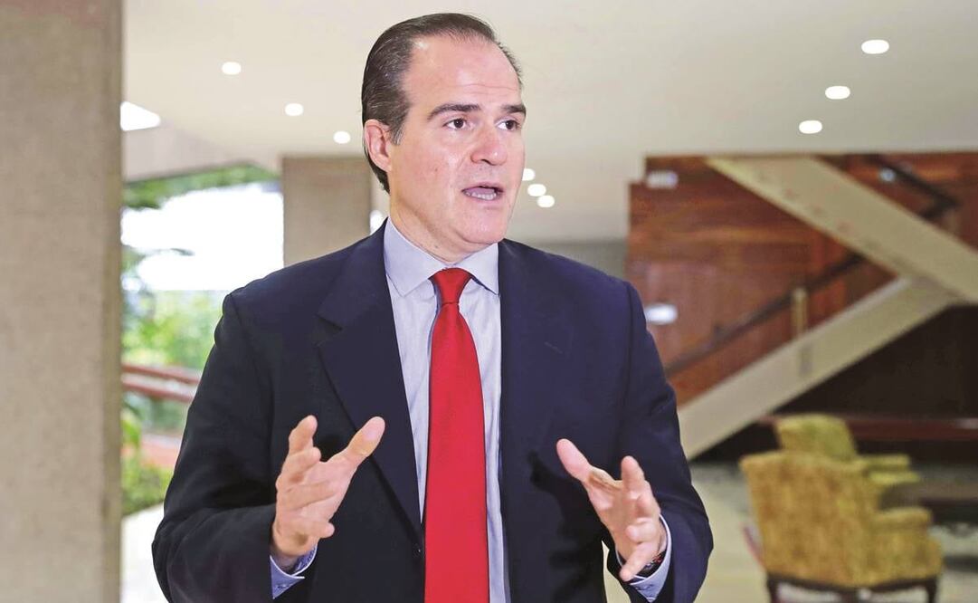 Imagen de archivo de Mauricio Claver-Carone, quien desde ayer lunes dejó de ser presidente del Banco Interamericano de Desarrollo (BID). Foto: Jeffrey Arguedas/ EFE