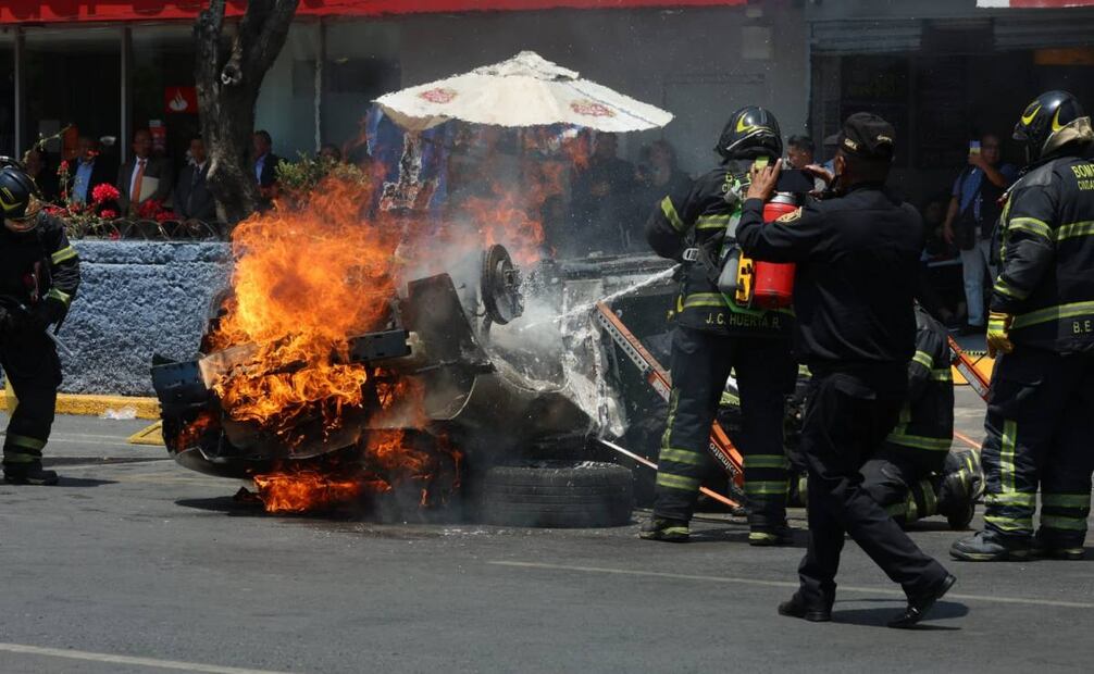 Bomberos apagaron incendios del simulacro (29/04/2025). Foto: Especial