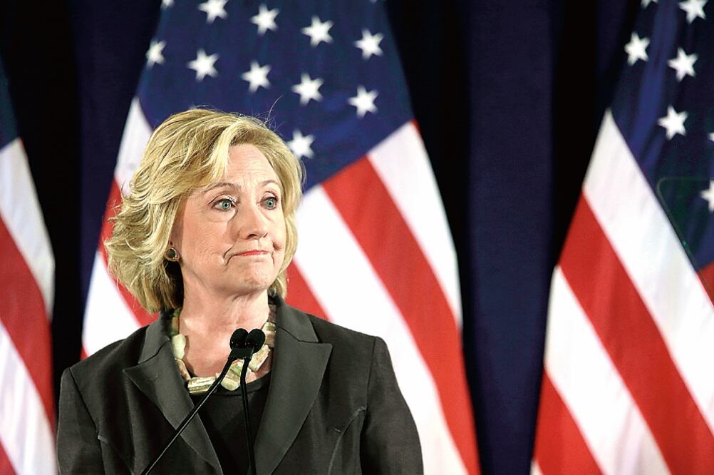 Según un análisis de 40% de los correos enviados o recibidos por Clinton, al menos cuatro contenían información secreta. (MARY ALTAFFER. AP)