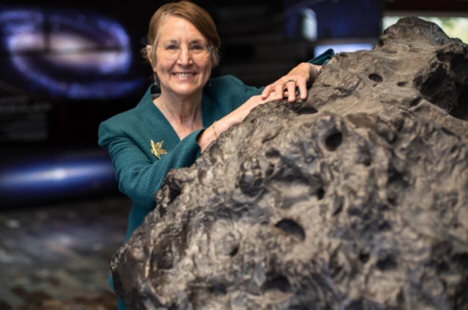 El eclipse lunar de noviembre será el más largo del siglo: Julieta Fierro