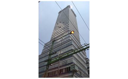 Denuncian realización de “videomapping” en la Torre Latinoamericana