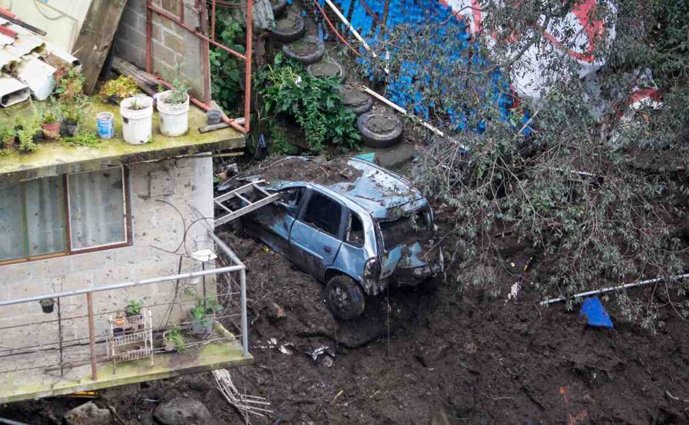 Zona del desgajamiento en el Cerro en Jilotzingo, en donde continúan los trabajos de rescate y tareas de búsqueda de personas desaparecidas, atrapadas en el deslave. Foto: Luis Camacho/El Universal