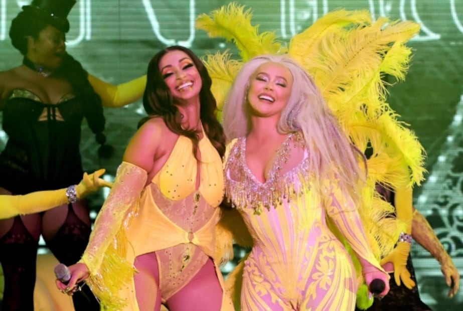 Christina Aguilera celebra el mes del orgullo con disfraz de Hulk, clasificación C 