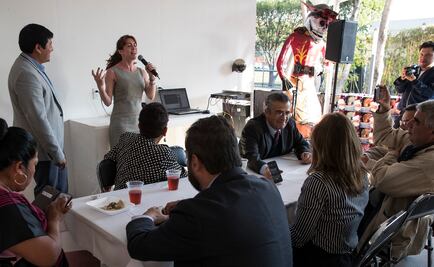 Diputados de Morena se echan "palomazo"; cantan "El Rey"