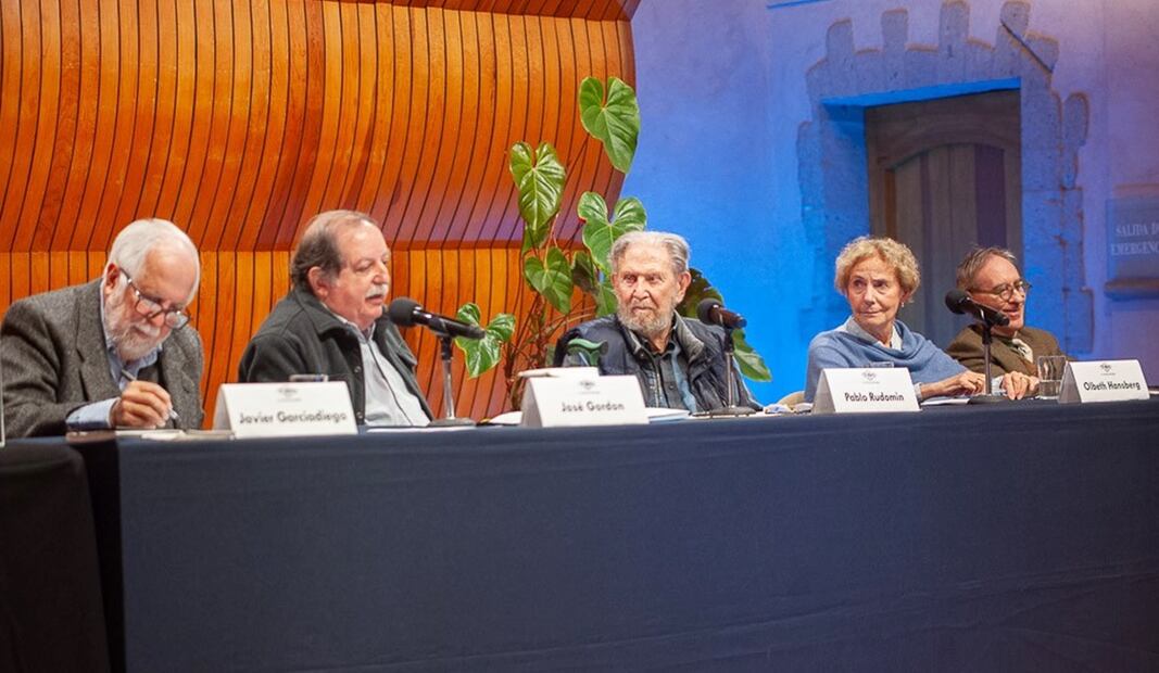 Presentación en el Colegio Nacional del libro "El azar y la necesidad. 50 años después", de Pablo Rudomin.
Foto: El Colegio de México, cortesía