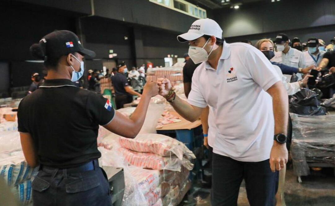 La escena de Carrizo y de algunos ministros y viceministros bailando fue espontánea, señalaron autoridades. Foto: Twitter @gabycarrizoj