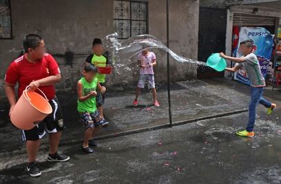 Presentan a 11 personas por desperdiciar agua en Sábado de Gloria