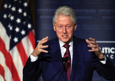 Bill Clinton es hospitalizado tras tener fiebre; el expresidente se encuentra estable, asegura portavoz